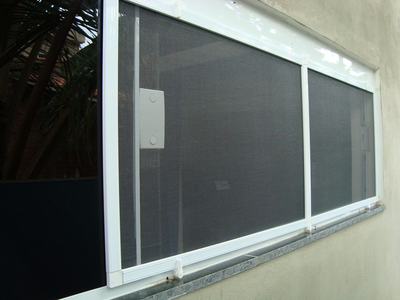 TELA MOSQUITEIRA EM ALUMINIO